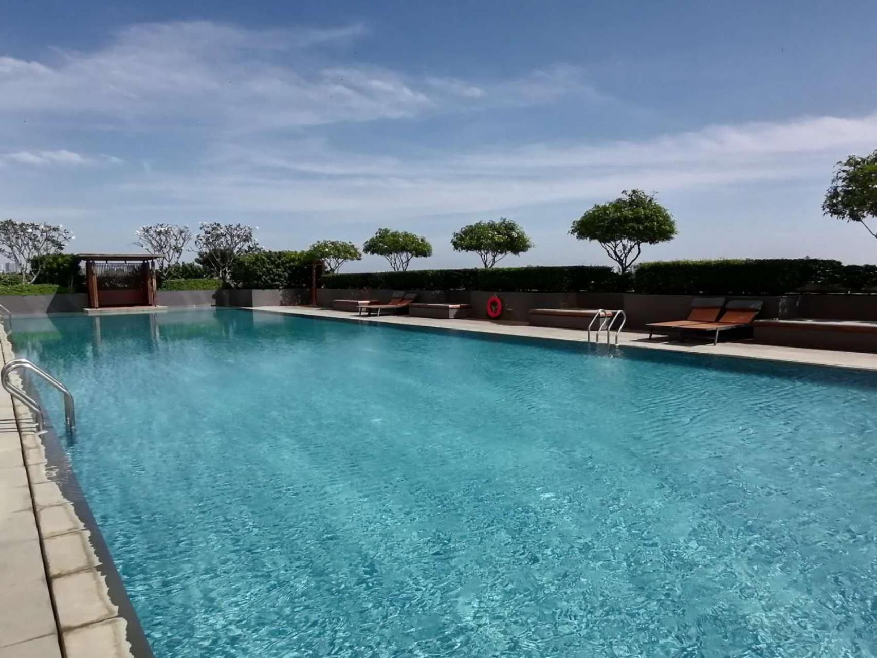 Impian II - The Peak Residence Phnom Penh Exterior foto