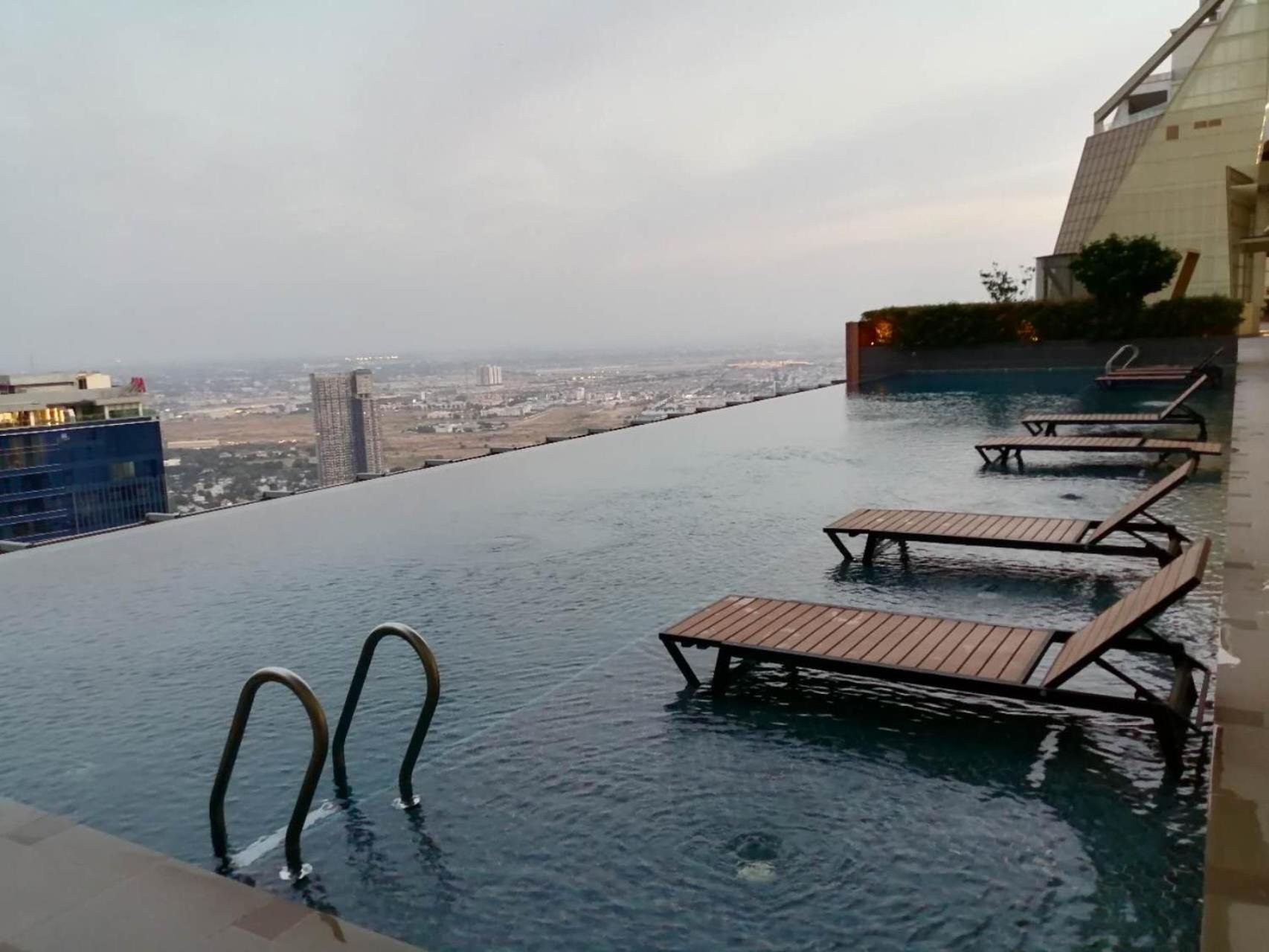 Impian II - The Peak Residence Phnom Penh Exterior foto